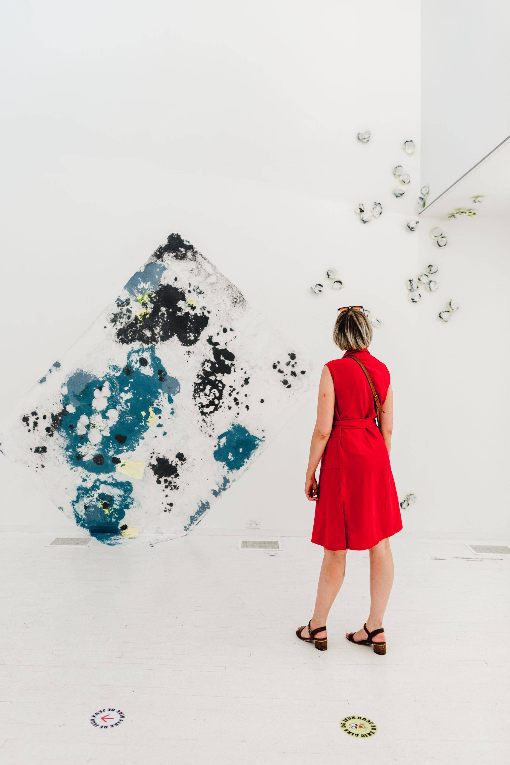 VERONIQUE-BUIST_installation_Livart_aire-de-jeux-2020_photo_Katya-Konioukhova-scaled