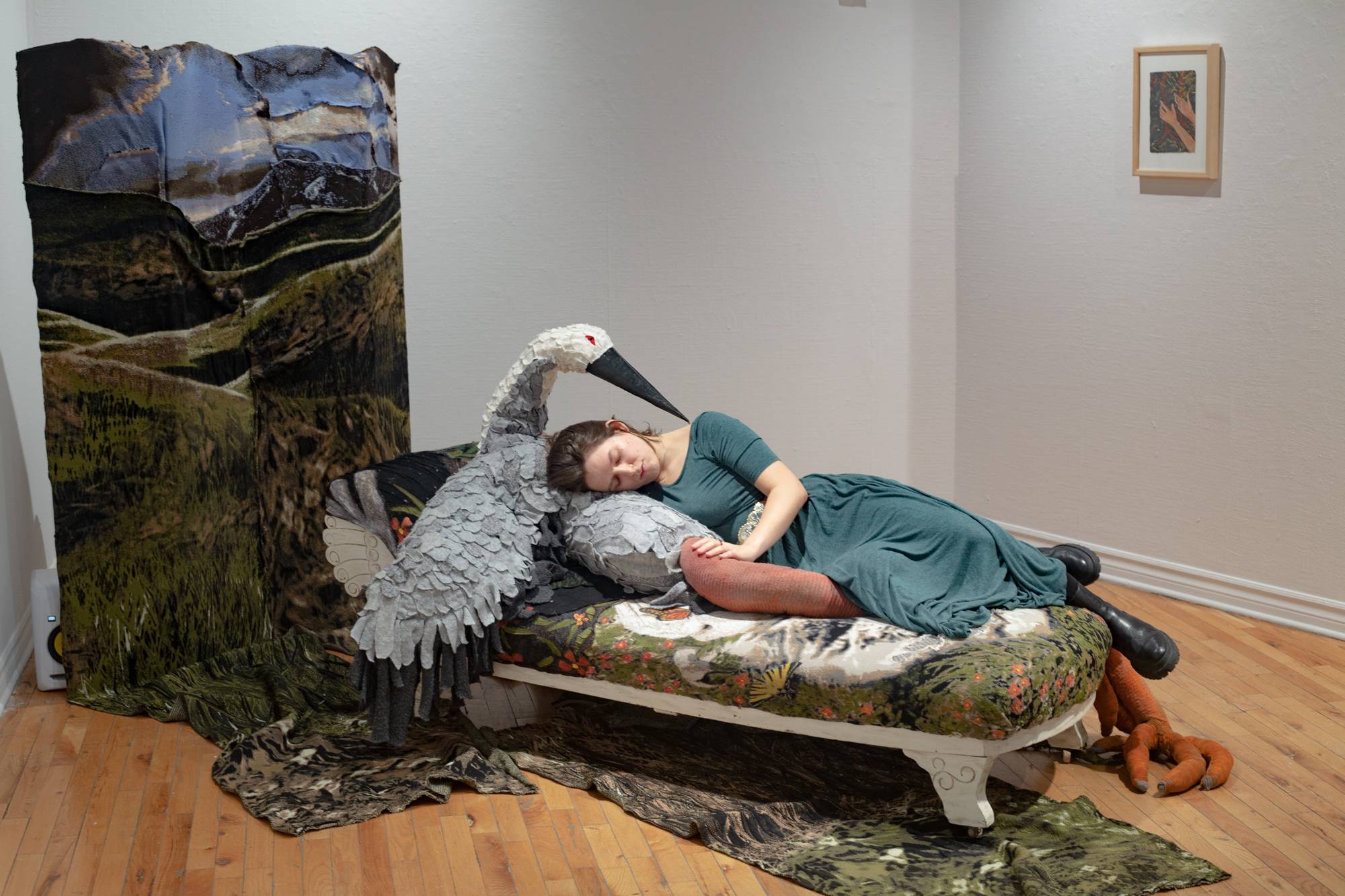 image-with-reclining-crane-1